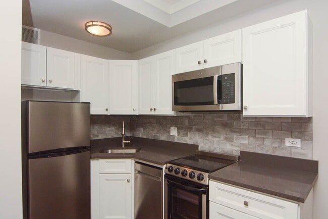 645 W Wrightwood Ave, Unit A03C in Chicago, IL - Foto de edificio - Building Photo