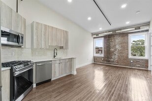 21 W 20th St in Bayonne, NJ - Building Photo