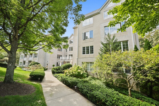 property at 2 Homestead Ln