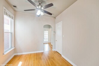 1831 W Melrose St in Chicago, IL - Building Photo - Building Photo