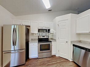 2946 Mingo Dr in Land O Lakes, FL - Foto de edificio - Building Photo