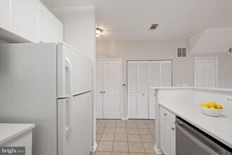 9490 Virginia Center Blvd in Vienna, VA - Building Photo - Building Photo