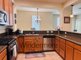 2580 W El Camino Ave in Sacramento, CA - Building Photo