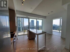 70 Annie Craig Dr in Toronto, ON - Building Photo - Building Photo