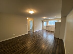 8808-8817 17 St in Dawson Creek, BC - Building Photo - Building Photo