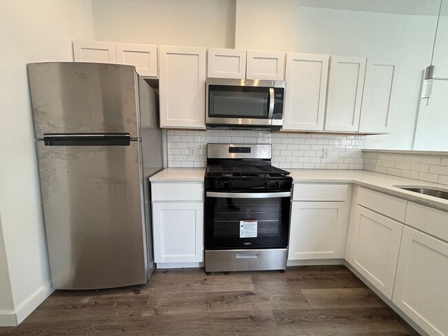 240-242 E Girard Ave in Philadelphia, PA - Building Photo - Building Photo