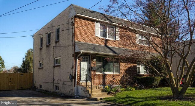 203 E Rosedale Ave in West Chester, PA - Building Photo - Building Photo