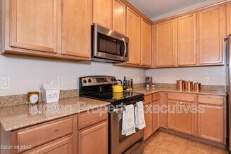 2442 E Emerald Moon Dr in Tucson, AZ - Building Photo - Building Photo