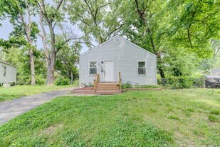 8067 Aline Ave in Berkeley, MO - Building Photo