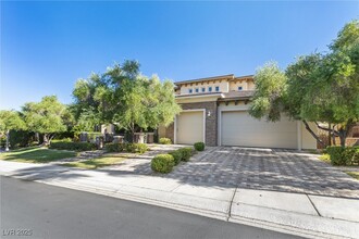 10117 Edgecliff Ln in Las Vegas, NV - Foto de edificio - Building Photo