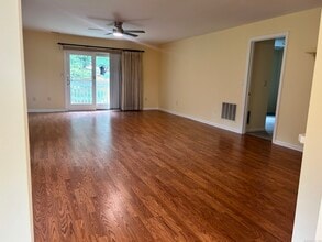 1102 Summer Hill Dr in South Windsor, CT - Building Photo - Building Photo