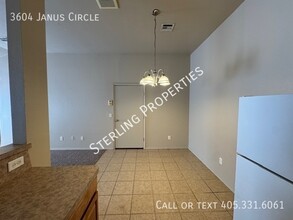 3604 Janus in Yukon, OK - Foto de edificio - Building Photo