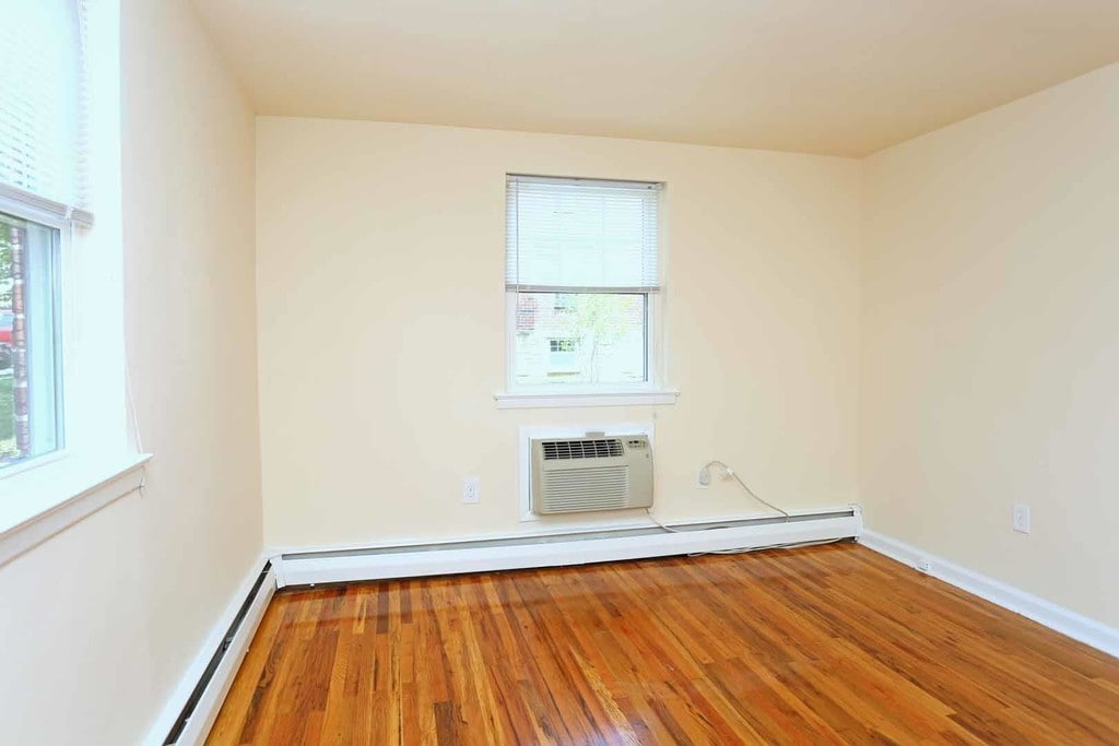 Rosemore Gardens Apartments in Glenside, PA