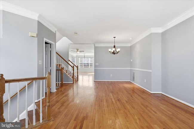 8731 Farnham Way in Linton Hall, VA - Building Photo - Building Photo