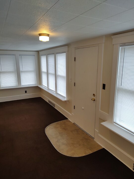 2718 9th St SW in Canton, OH - Foto de edificio