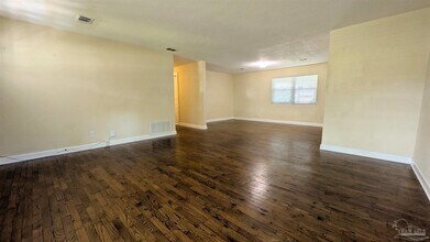 1370 Tunis St in Pensacola, FL - Building Photo - Building Photo