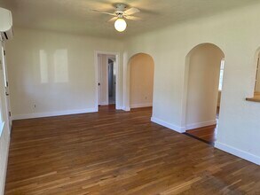 290 S Mountain Ave in Ashland, OR - Building Photo - Building Photo