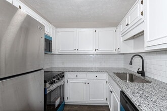 Carolyne Ridge Apartments in Columbus, GA - Foto de edificio - Building Photo
