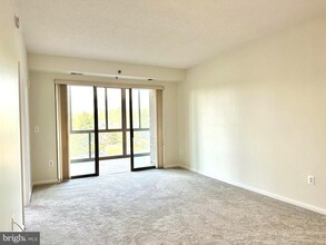 3210 N Leisure World Blvd in Silver Spring, MD - Building Photo - Building Photo