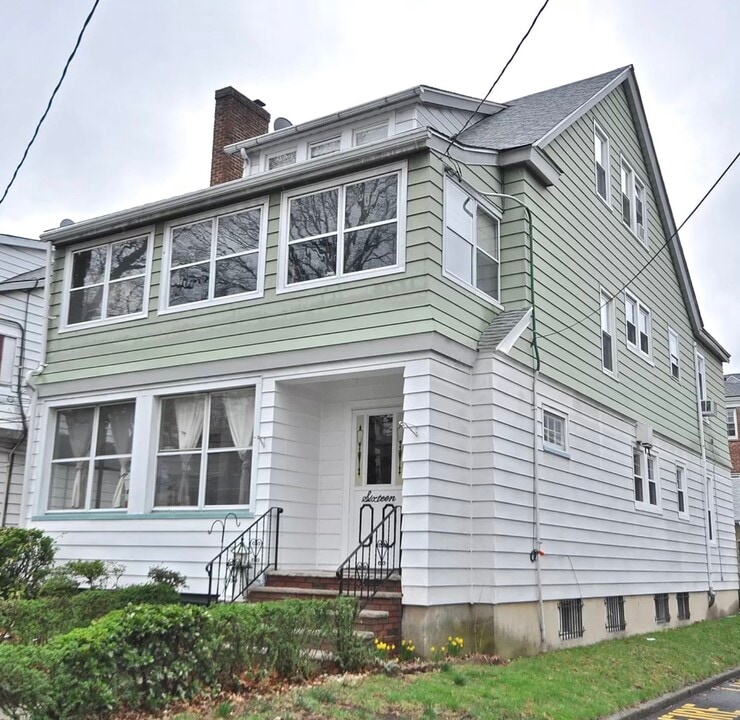 16 Bellair Pl, Unit Basement in Newark, NJ - Foto de edificio