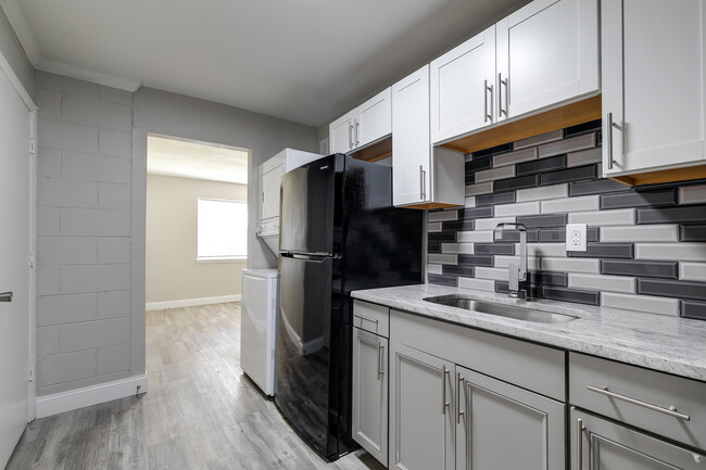 Brand-New 2 Bedroom - Newly Renovated, Rea...