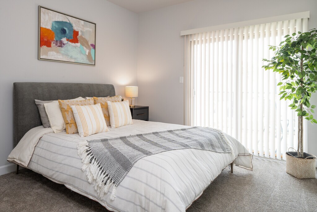 Sugar Creek Apartments in Fenton, MO