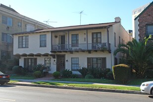 365 S Cochran Ave in Los Angeles, CA - Building Photo