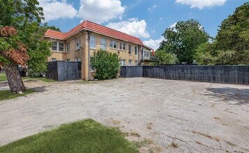 5820 Reiger Ave-Unit -7 in Dallas, TX - Building Photo - Building Photo