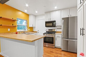 3621 Kalsman Dr in Los Angeles, CA - Building Photo - Building Photo