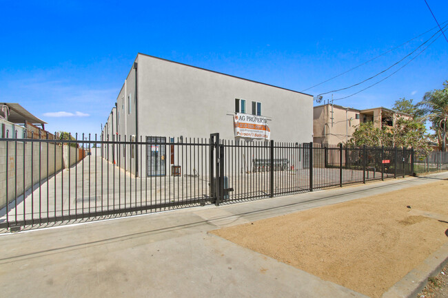 649 W 92nd St