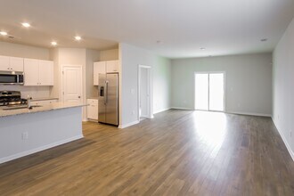 692 Watercliff Dr in Longs, SC - Building Photo - Building Photo