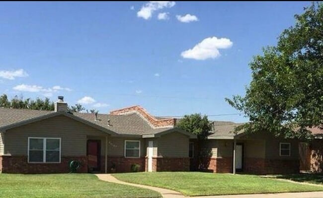 property at 4410 St Andrews Dr