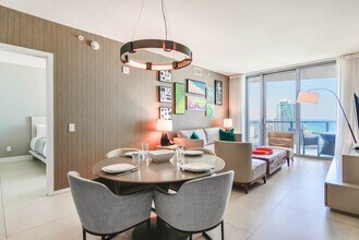 4111 S Ocean Dr in Hollywood, FL - Building Photo - Building Photo