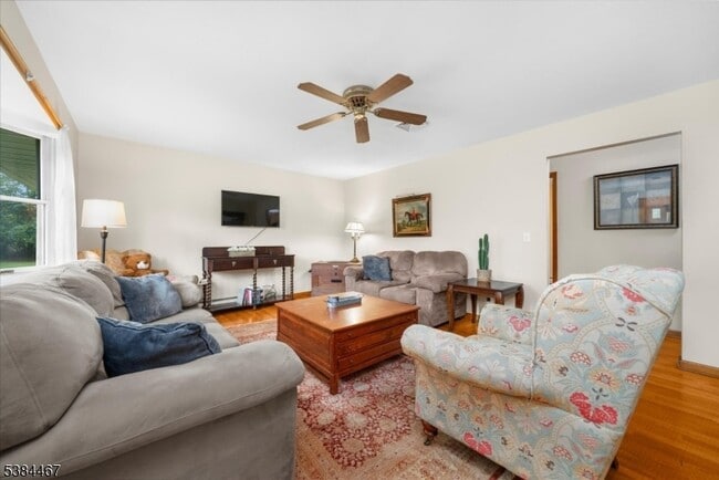 154 Old Croton Rd in Flemington, NJ - Foto de edificio - Building Photo