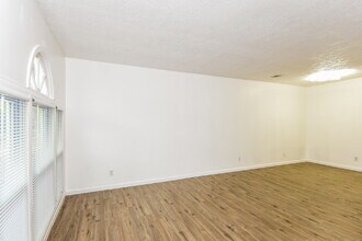 1305 Sweet Pine Dr in Norcross, GA - Building Photo - Building Photo