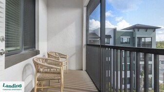 9650 52nd Ave E, Unit 1-309 in Palmetto, FL - Building Photo