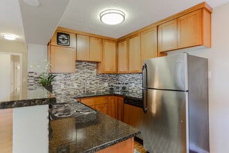 735 St. Clair Apartments in Portland, OR - Foto de edificio - Interior Photo