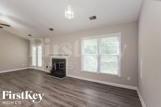 3321 Argyle Ln in Greensboro, NC - Foto de edificio - Building Photo