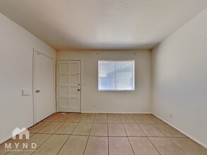 2437 N Amarillo St in Casa Grande, AZ - Building Photo - Building Photo