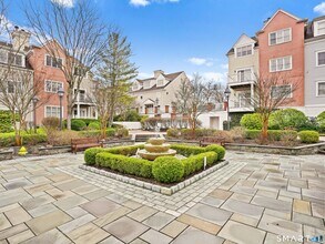 51 Forest Ave in Greenwich, CT - Building Photo - Building Photo