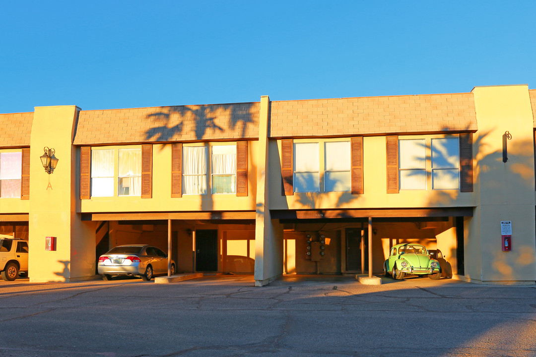 1620 N Wilmot Rd in Tucson, AZ - Foto de edificio