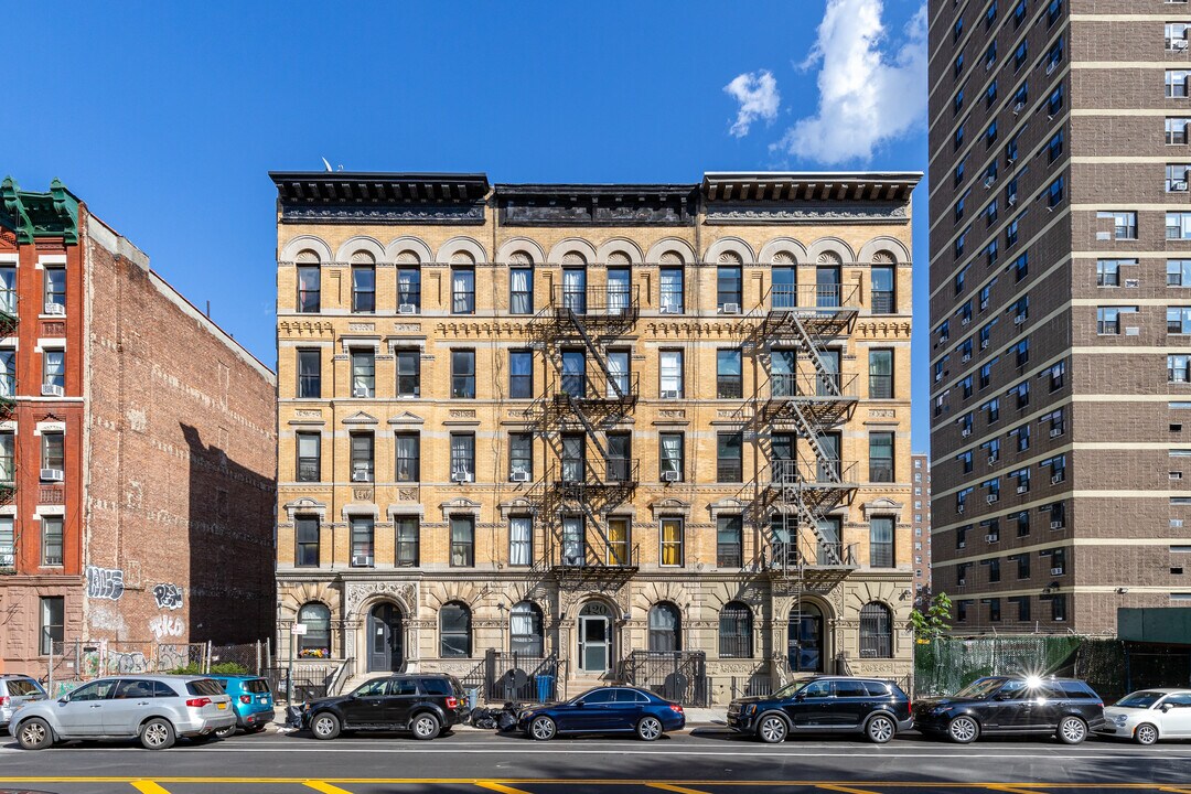 420 St. Nicholas Ave in New York, NY - Building Photo