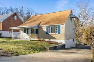 217 Key Dr in Pittsburgh, PA - Building Photo