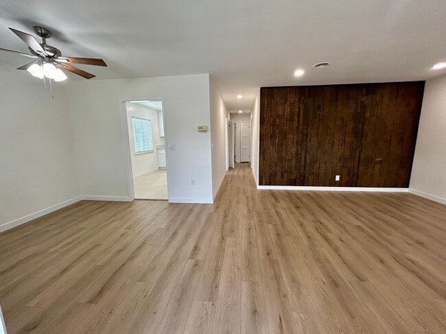 1201 Via Vista in San Lorenzo, CA - Building Photo - Building Photo