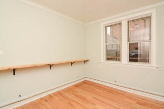 543 W Surf in Chicago, IL - Building Photo - Building Photo