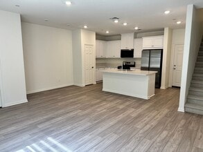 4197 E Carmel Privado in Ontario, CA - Building Photo - Building Photo