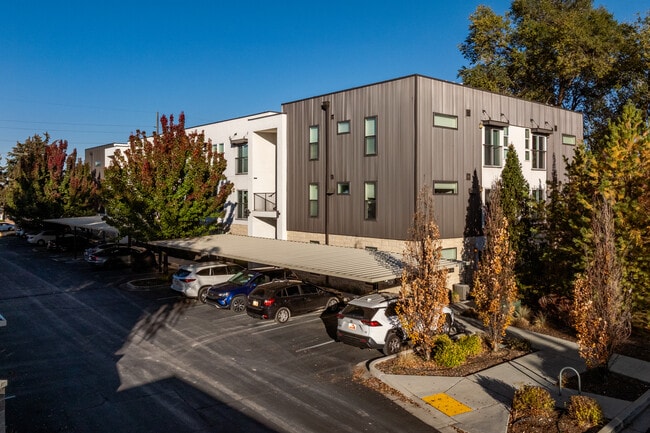 Millcreek 9 in Salt Lake City, UT - Foto de edificio - Primary Photo