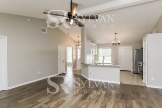 801 Long Lake Dr in Jacksonville, FL - Building Photo - Building Photo