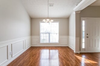 127 Berkley Dr in Villa Rica, GA - Foto de edificio - Building Photo