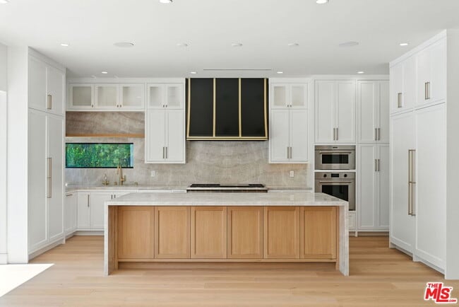 property at 603 N Camden Dr